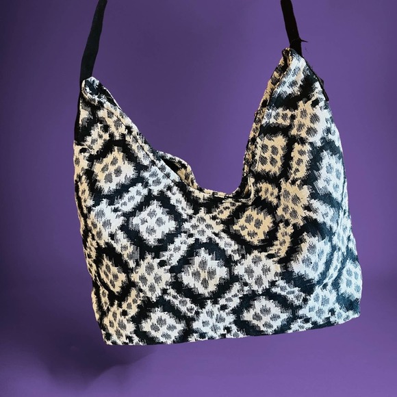 NWT! Gold Coast Shoulder Bag - Picture 4 of 6